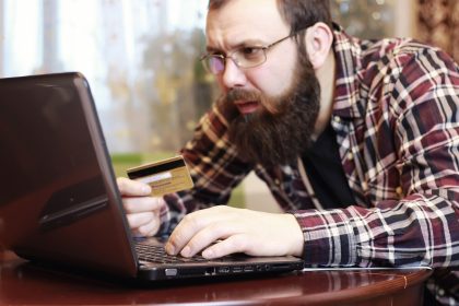 Brodaty mężczyzna karta online
