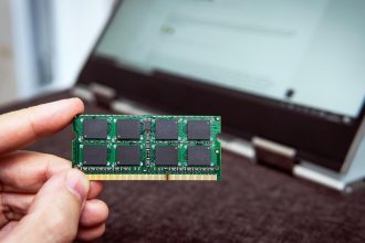 Pamięć o dostępie swobodnym jako zamiennik do laptopa