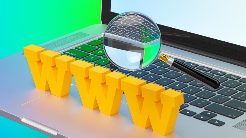 Koncepcja laptopa, wyszukiwania i przeglądarki internetowej