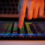 Analiza danych giełdowych na cyfrowym tabletu