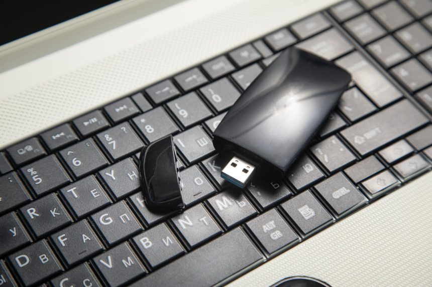 Pendrive z klawiaturą komputera
